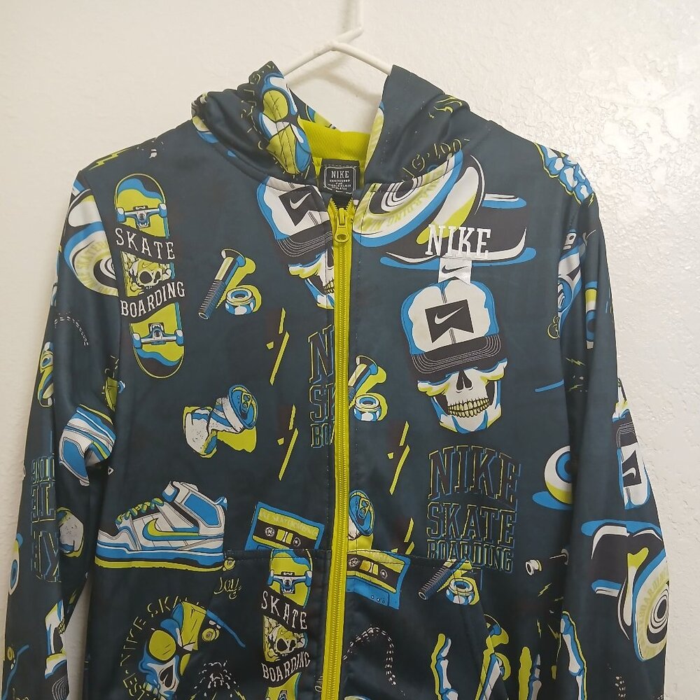 NIKE SB Engineered for world class athletes skating youth jacket hoodie Large